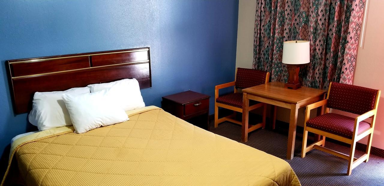 Continental Inn & Suites 康韦 外观 照片